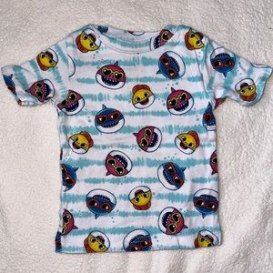 Baby shark shirt 2T